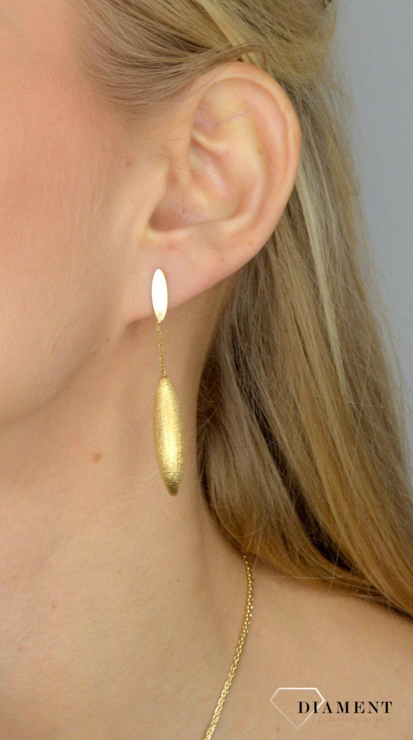 Złote kolczyki wiszące 585 'Matowe sopelki' to wyjątkowa biżuteria dla mamy i ukochanej osoby.jpg